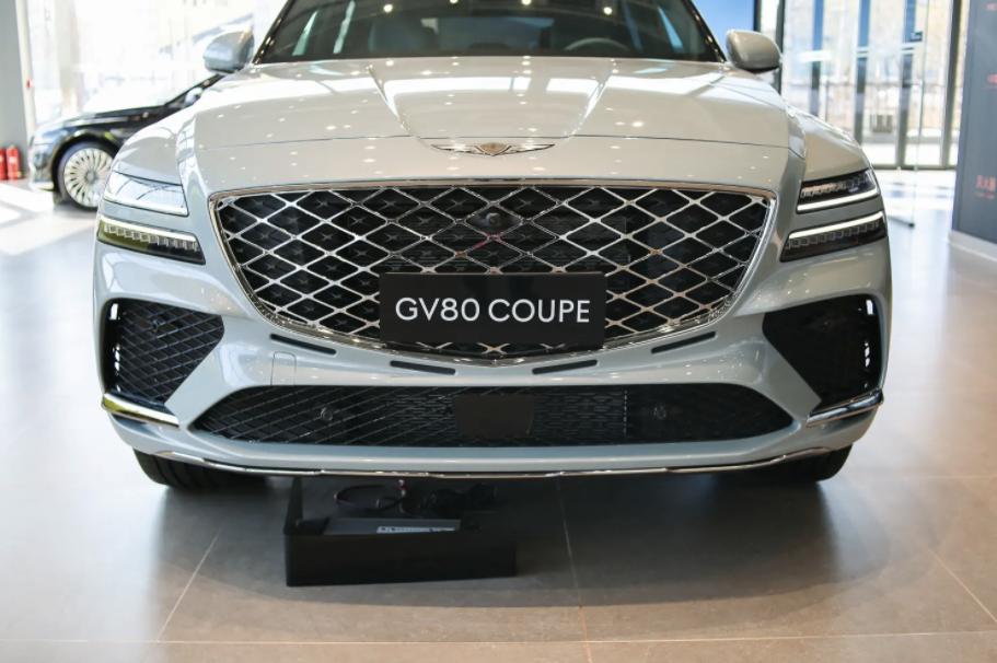 【捷尼赛思GV 80 轿跑开启预售】
早些时候，车辆在北京车展中亮相过。定位上是