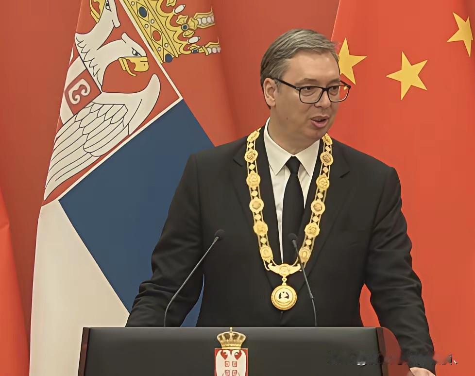 塞尔维亚是欧洲国家，却不被欧洲包容。外表看都是白种人。为什么呢？因为她是南斯拉夫