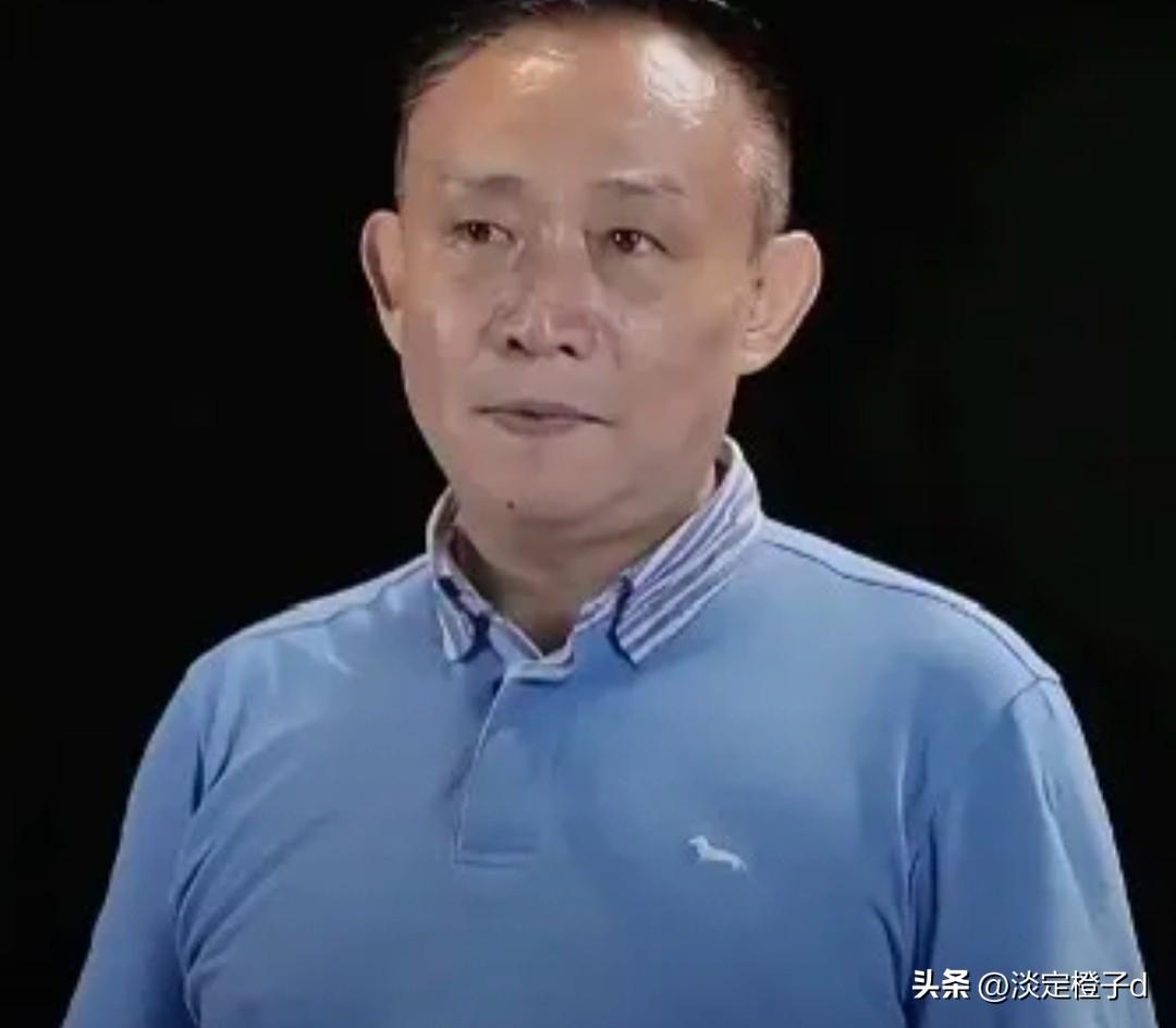卢麒元拒亿级封口费 翻百年旧账戳痛利益集团
 
卢麒元当众拒亿级封口费，翻出北洋