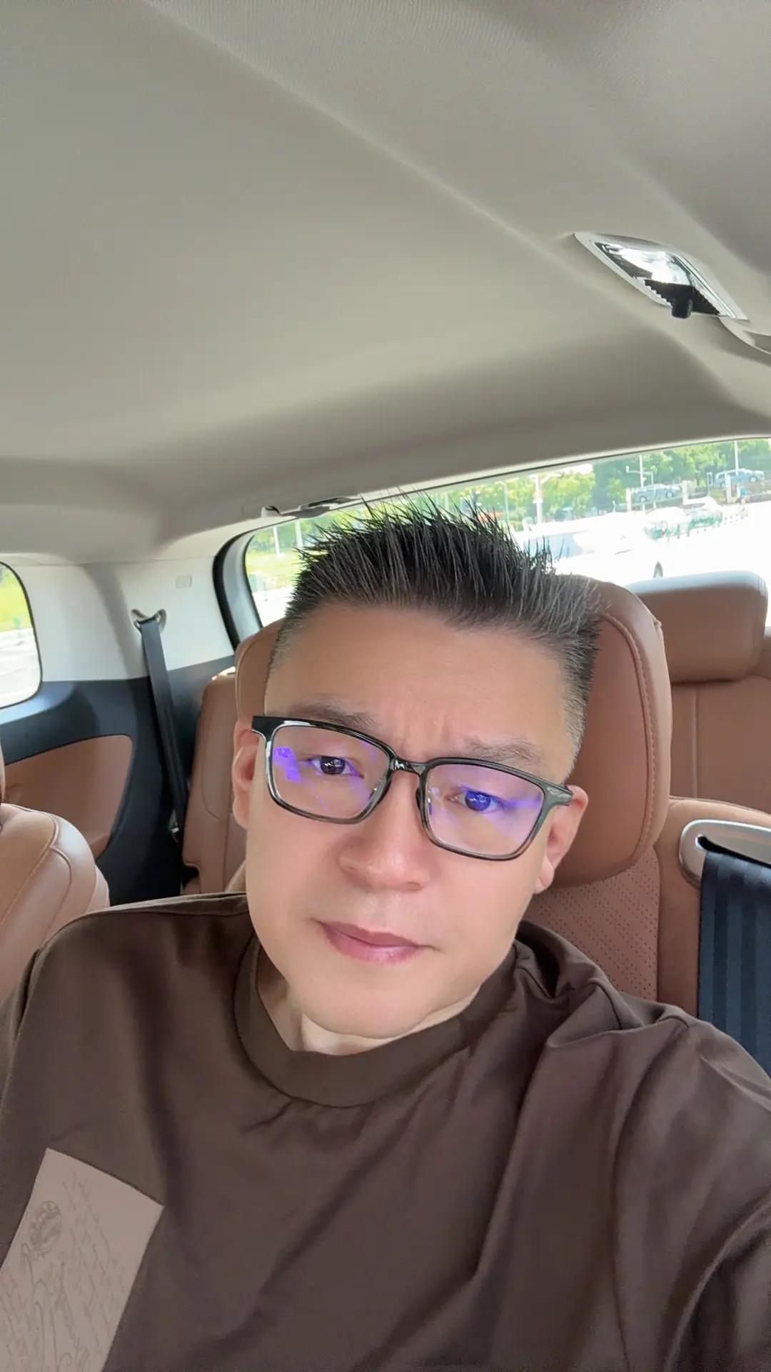 这手机软件……
眼袋没了
其实那是好东西