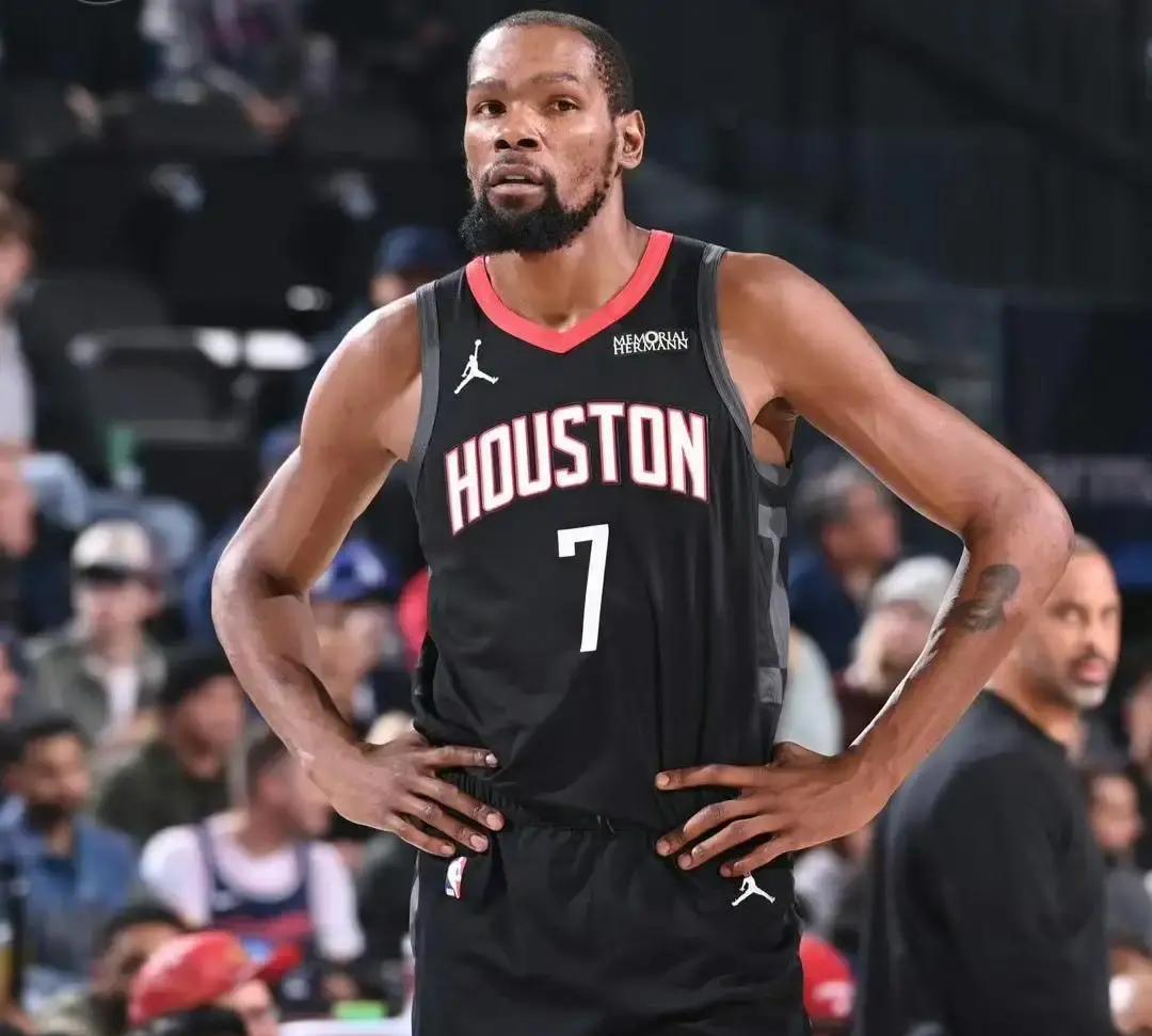 KD一拿25分，球队反而要输球。
最新数据显示：本赛季他得分25+时，球队胜率仅