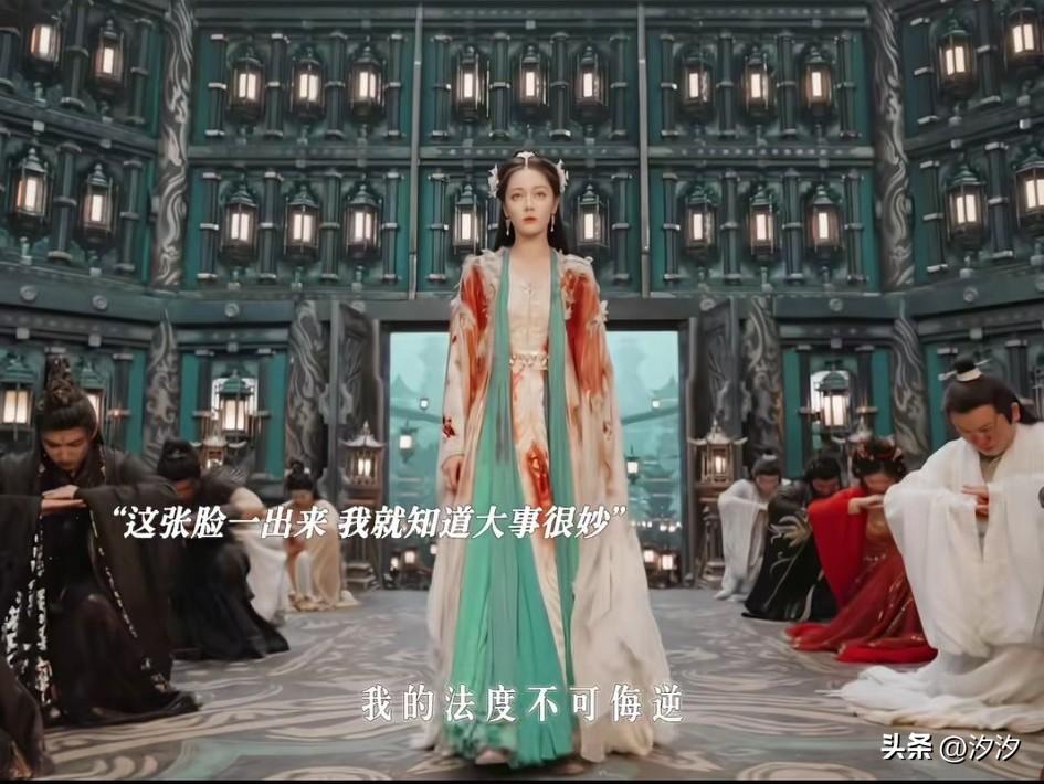 白日提灯特技真的很不错，
至少不是5毛钱的特技，
迪丽热巴可以说演的很好，
陈飞