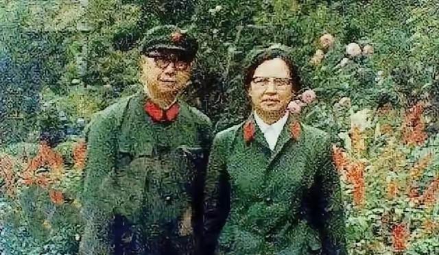 1956年，开国中将成钧在妻子周月湘去世后再次结婚，没想到，这次结婚没能得到大家