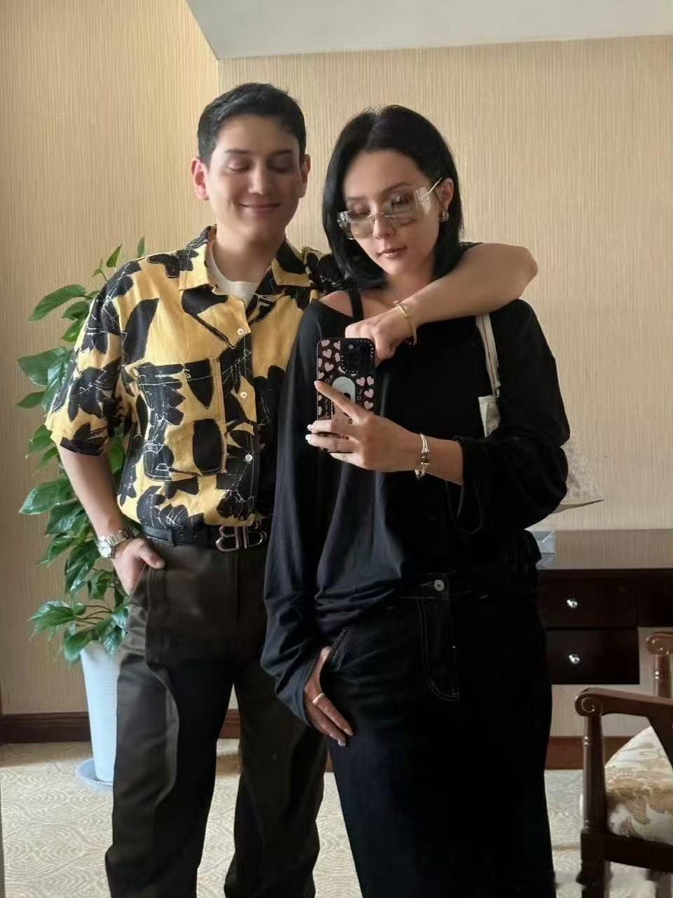天声一对从repo让我吃上真夫妻细糠 这对相爱已久的夫妻，在舞台上的默契程度简直