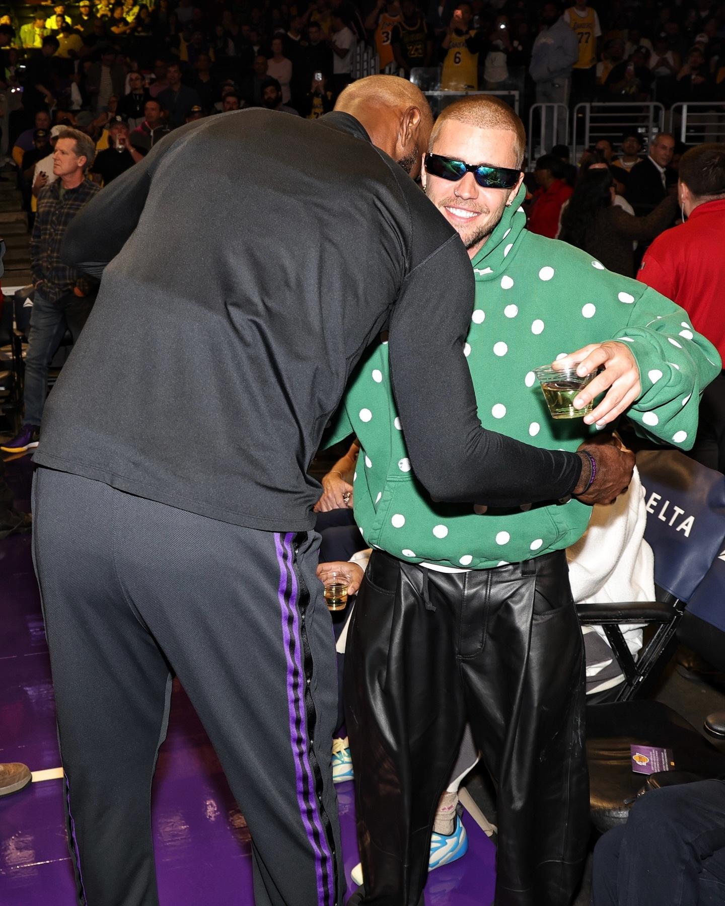 JB in the house💜💛湖人国度洛杉矶湖人