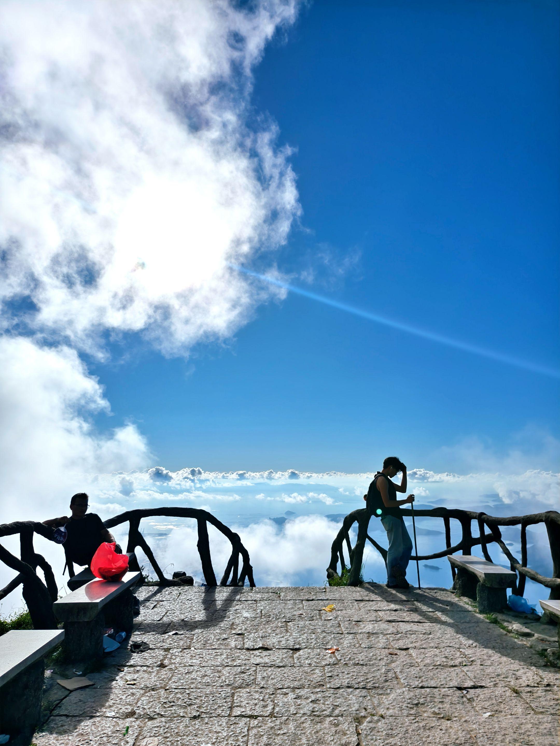 看了我拍的爬山照片，要记得礼尚往来哦。