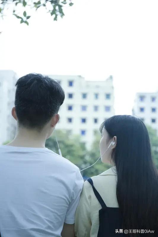 我最喜欢爱人说“你是我的万里挑一，也是我的别无选择”。这句话太戳我了！它不是那种