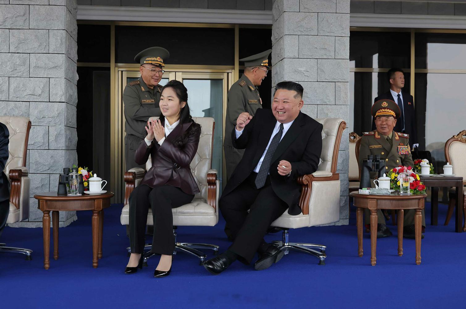 金正恩同志现场观摩无人机和重要武器系统演示演示上进行了各种战术巡航飞行弹射击、战