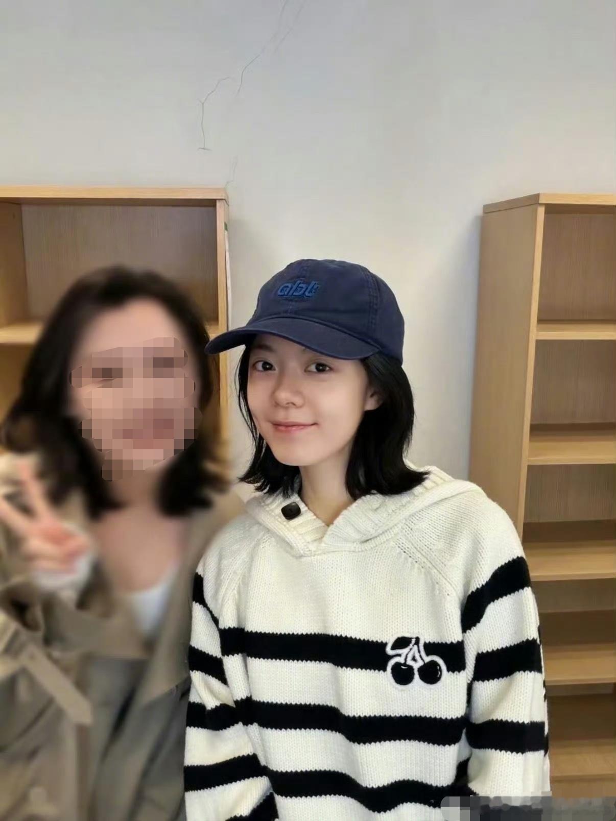 赵今麦探班流浪地球3赵今麦素颜探班流浪地球3  赵今麦去探班流浪地球3了，素颜也