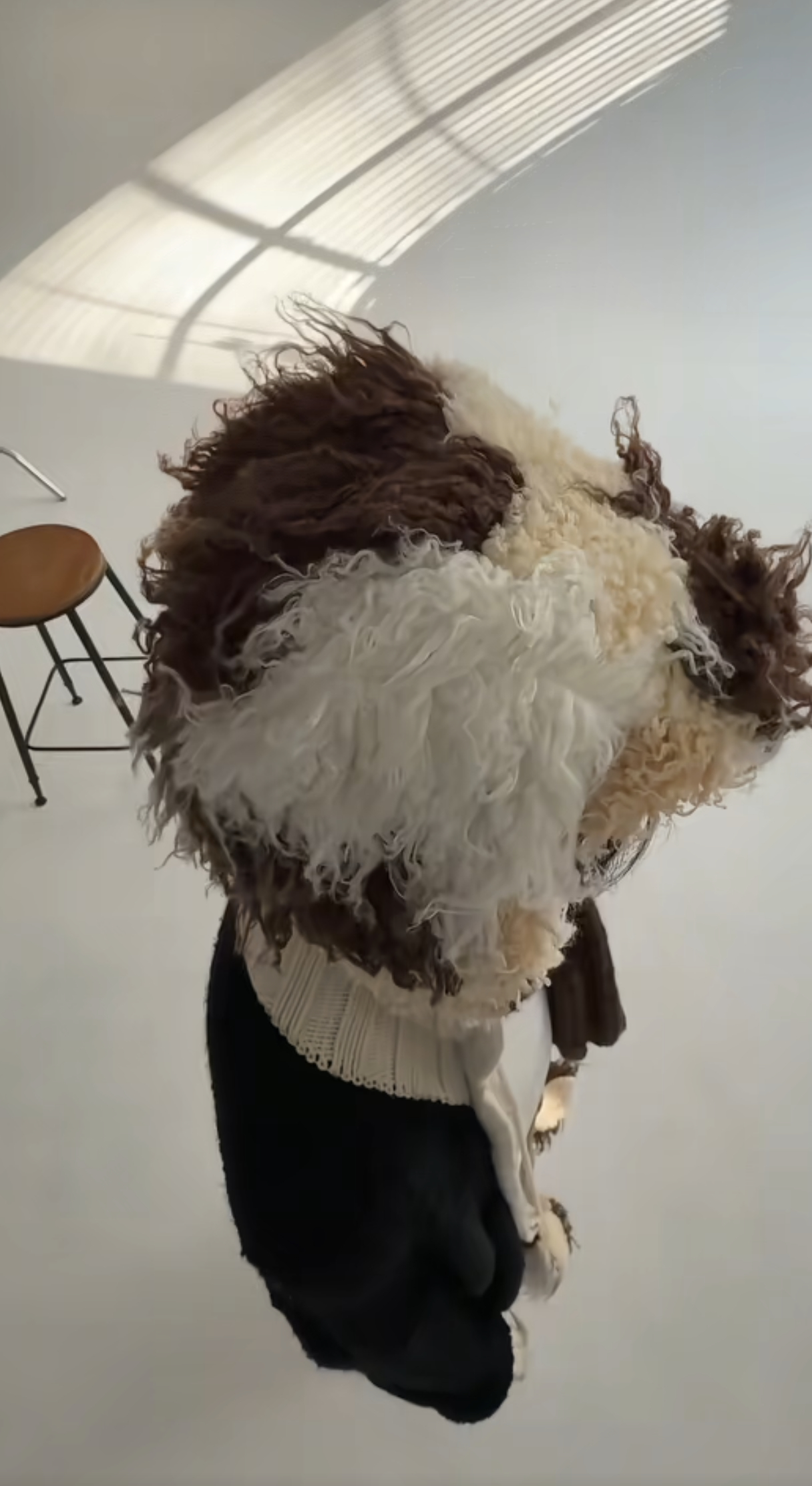 肖宇梁 2米视角！这么小一只熊熊！走起路来也太可爱了吧！(真的不能给我玩玩吗？ 