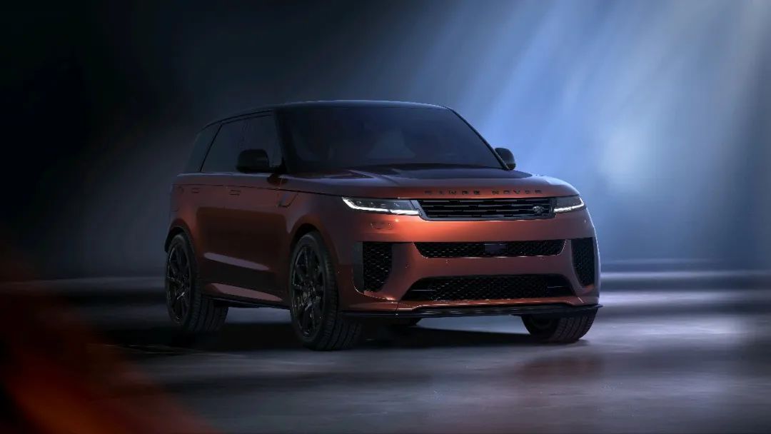 车市热门[超话] 揽胜运动版SV Carbon版 ​​​