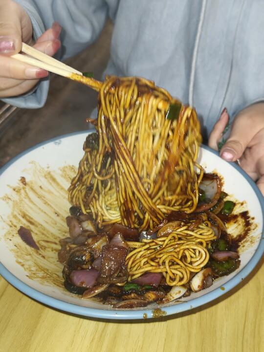 合肥）排队40分钟才吃上的望椿。。清晨食堂