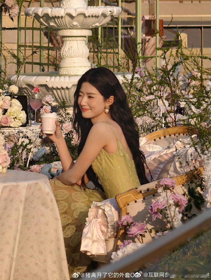 好美卢昱晓法式甜美卢昱晓清新灵动