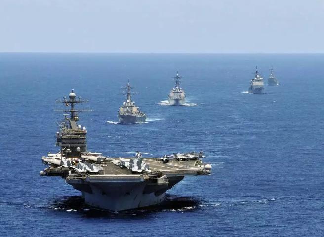 林肯号悄悄接近黄岩岛，迎面撞上轰6K和苏35，055大驱也在现场
就在世界聚焦委