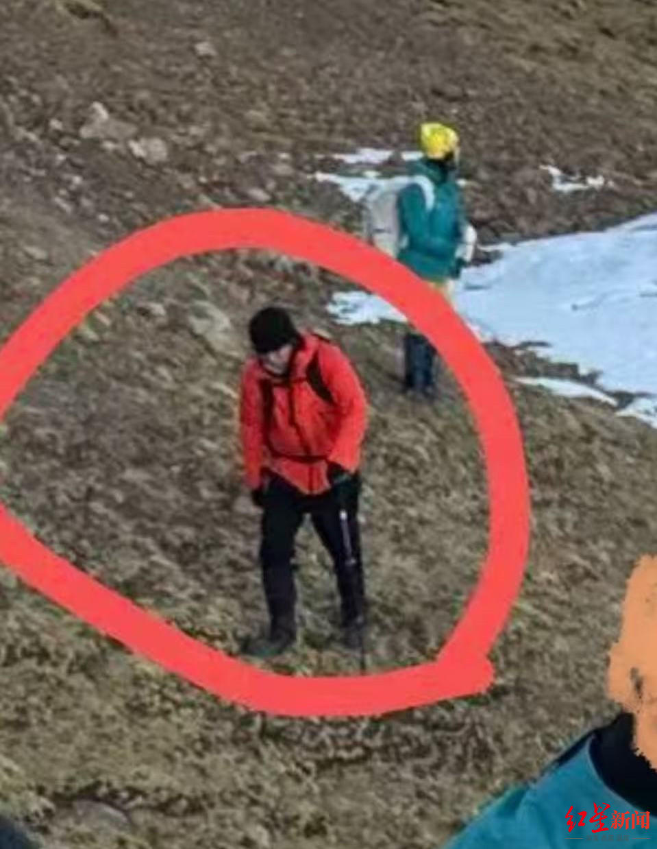 #洛堆峰失联小伙滚落山下或已去世#【28岁小伙攀登洛堆峰失联近3天，警方：人已找