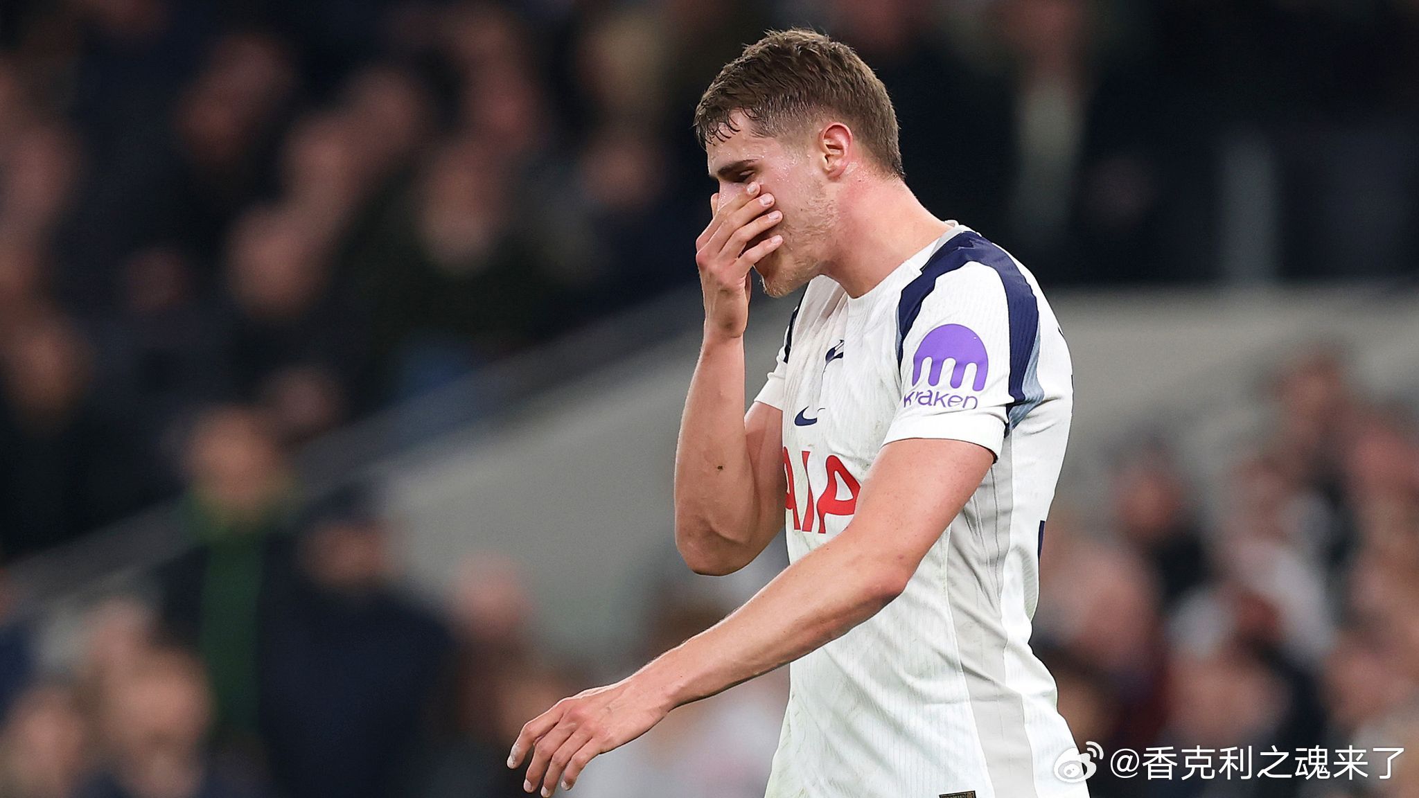 每日邮报记者透露利物浦无意引进范德芬。尽管这位热刺后卫有意转会安菲尔德，但现阶段