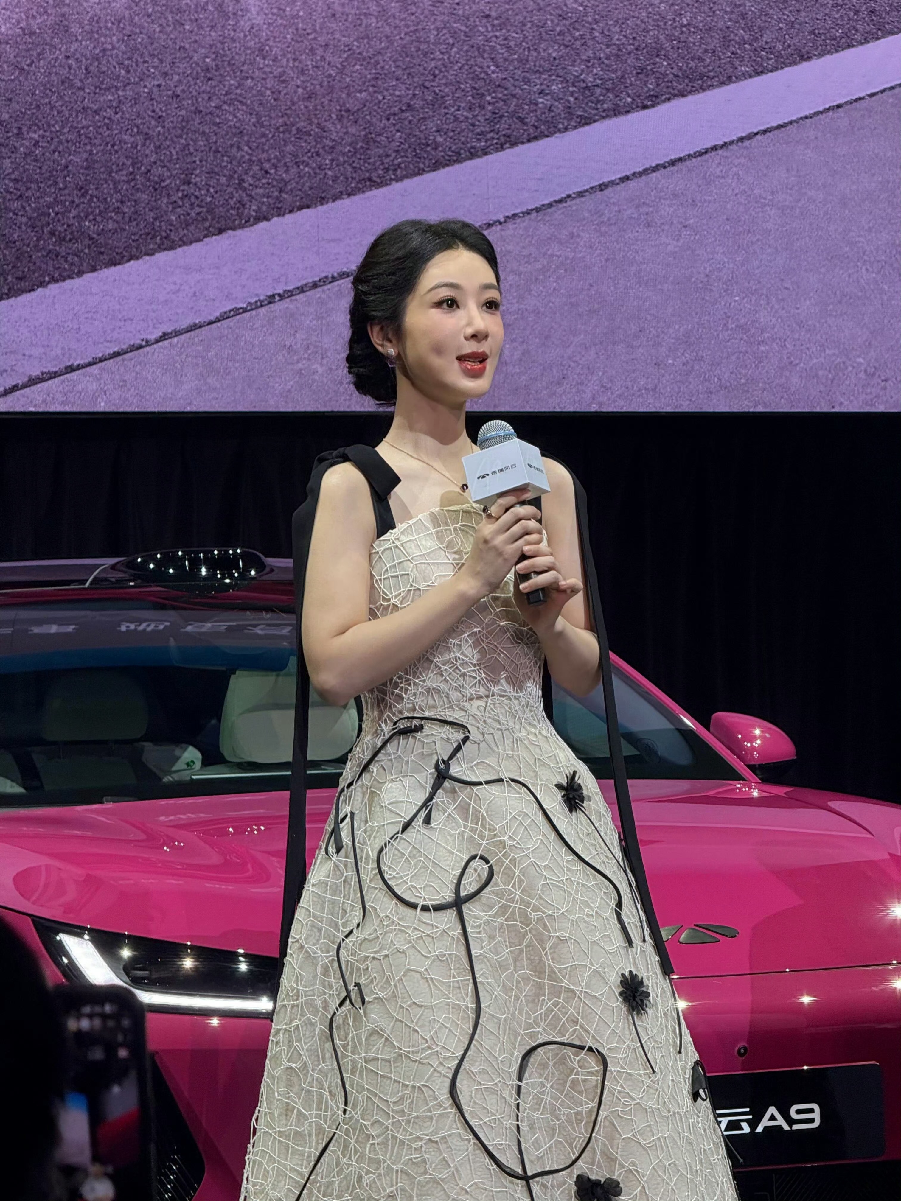 哈哈哈哈哈我老婆最美杨紫官宣第38届百花奖宣传使者杨紫