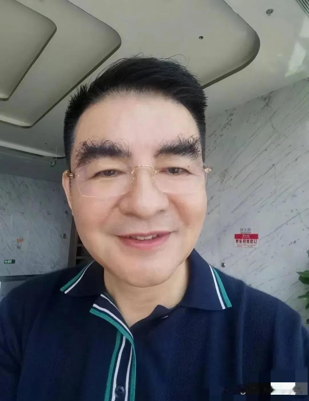 陈光标的“增寿眉”火了！又浓又密，老人说这是长寿+心善的信号
 
谁还没见过陈光