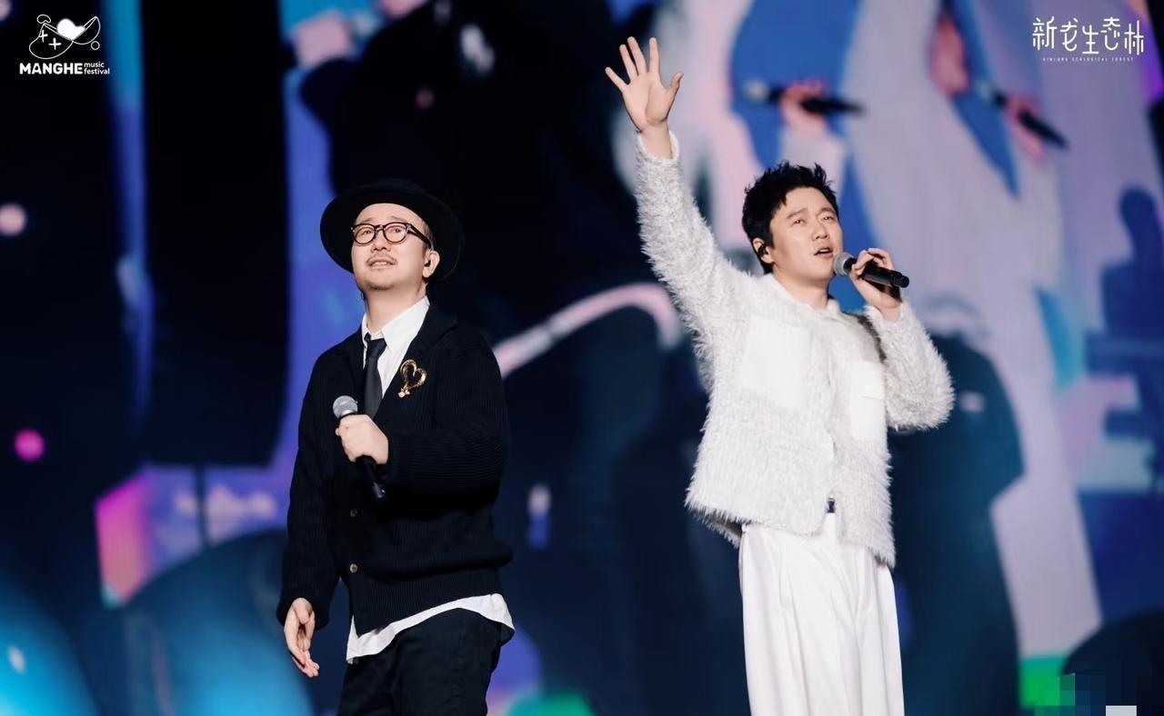 肖战今年在东方卫视的跨年舞台，差点就看不到了。

晚会开始前，节目组发了一则声明