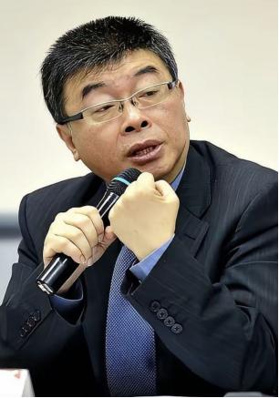 日本前首相鸠山由纪夫发火了：说中国放过日本战争赔款，是因为是中国的。但现在的新官