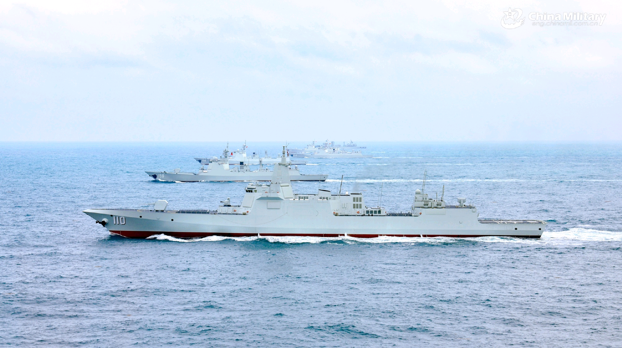 重温东舰新批次055大驱雄姿烽火问鼎计划中国海军
