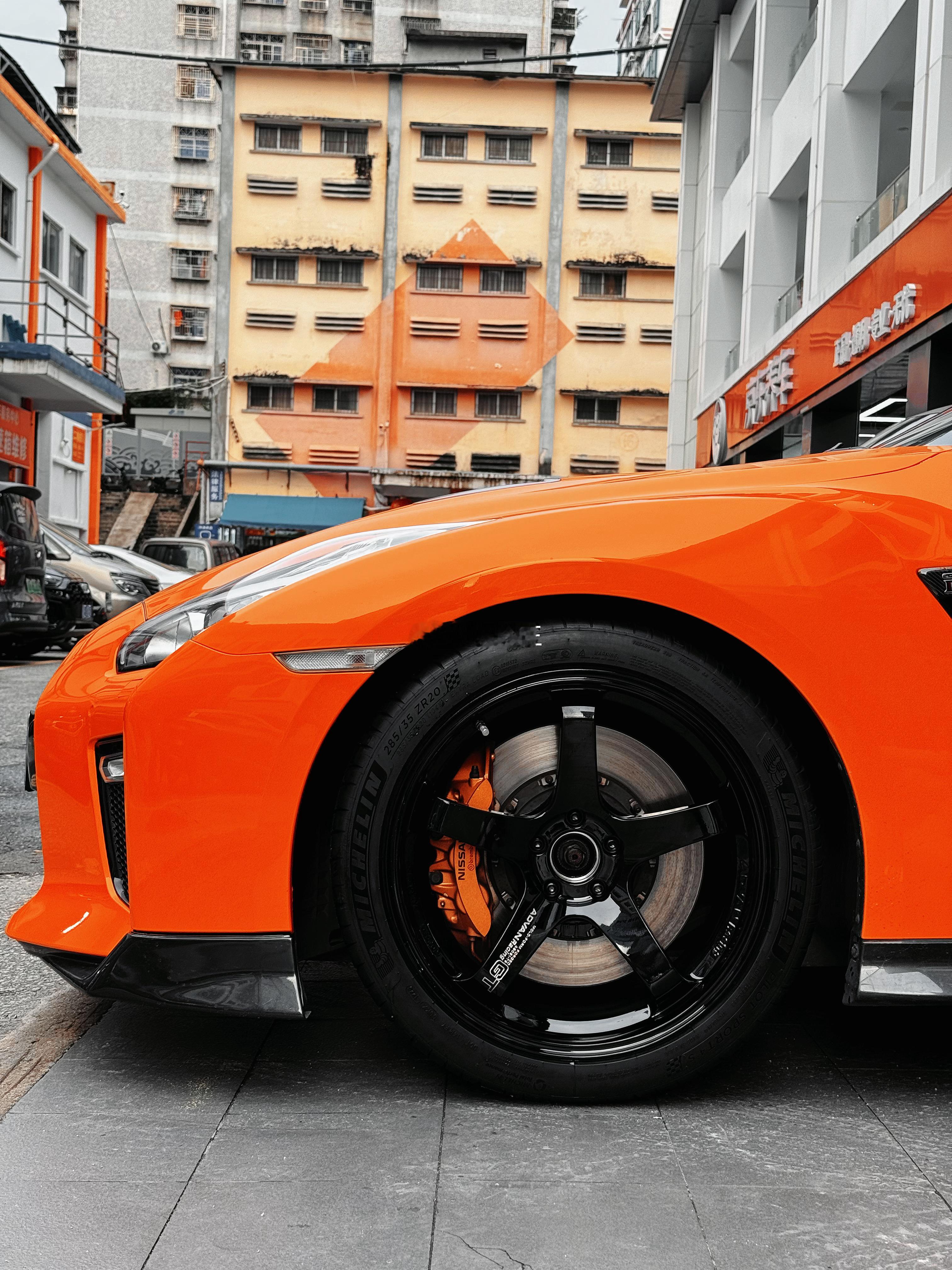 给老铁汁安排一套20寸的阿迪王 ADVAN GT 黑色轮毂 （可能是最搭配GTR