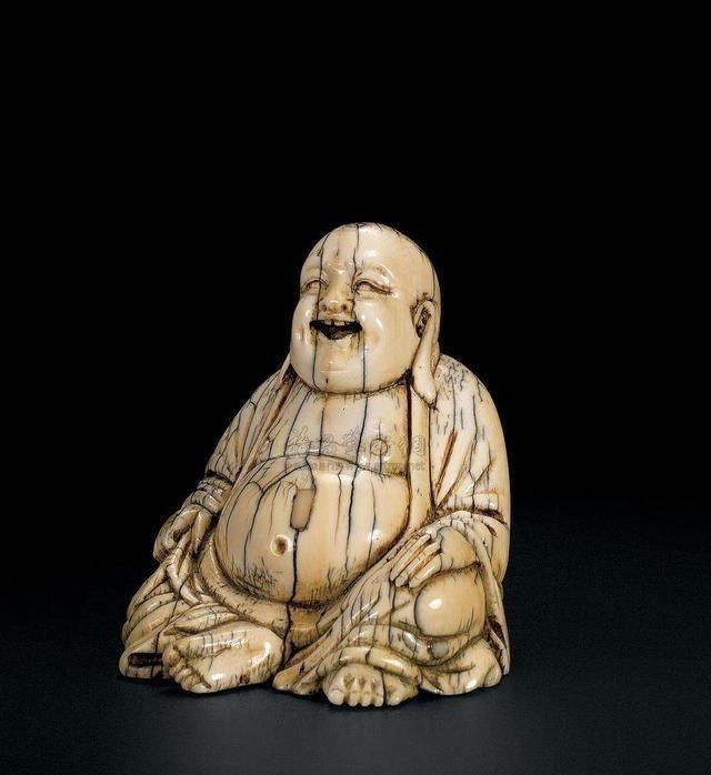 1930年，安西榆林窟道长马荣贵，突然告诉徒弟郭元亨一个惊天秘密,并再三叮嘱他: