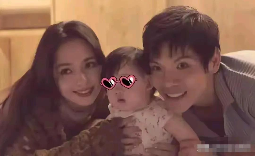 向佐他不帅，但他会投胎啊，他父母超有钱。他还很会娶老婆，他老婆贤惠美丽又大气。他