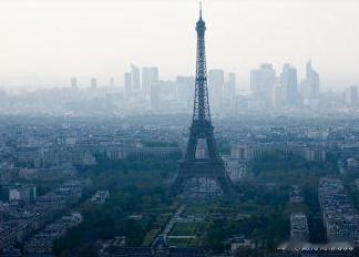 【巴黎 Paris】也许是《巴黎圣母院》的非典型浪漫，也许是《人间喜剧》的末世浮