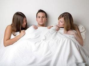 食伤混杂的男人他的老婆是压不住他的。其本来就是风流才子型，但是他不会下流只是风流