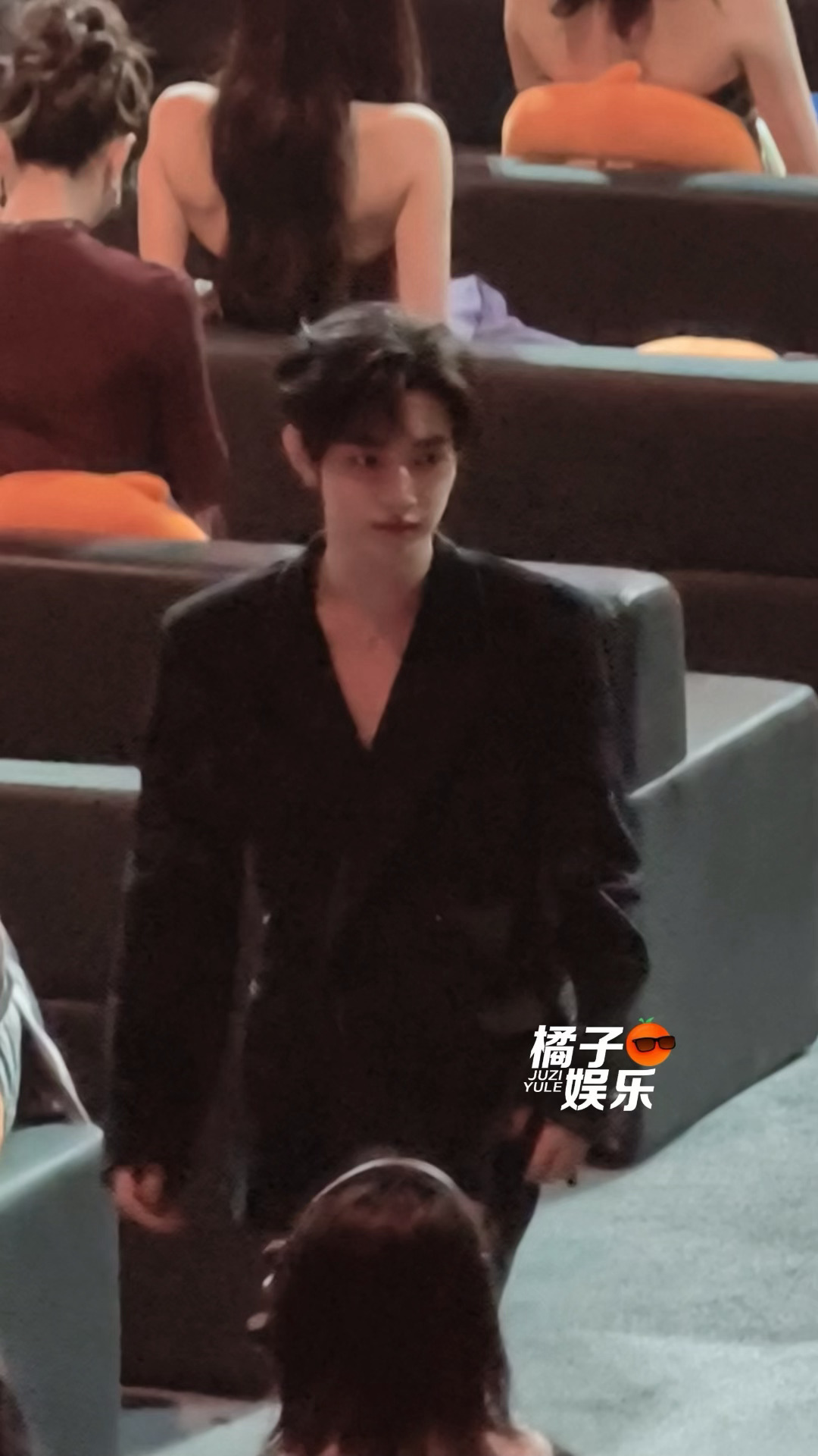 所有人点开看！章昊此男退场如走秀章昊退场如走秀章昊走秀一样的退场了我拍的星现场