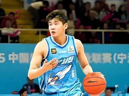 CBA签约消息：据知名篮球自媒体人球圈赵探长报道，山西男篮与宁波男篮进行球员交易