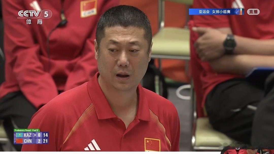 中国女排3-0横扫哈萨克斯坦女排，锁定小组第一名晋亚运会淘汰赛。
  北京时间9