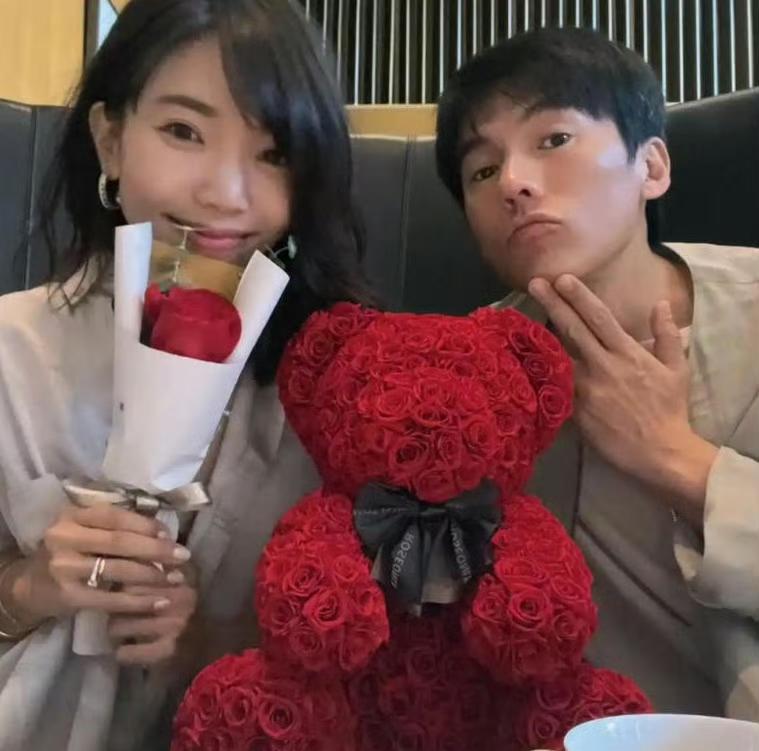 张婉婷向Q女士透露自己也爱上过有妇之夫，还怀孕了，不过后来男方并不打算离婚和她结