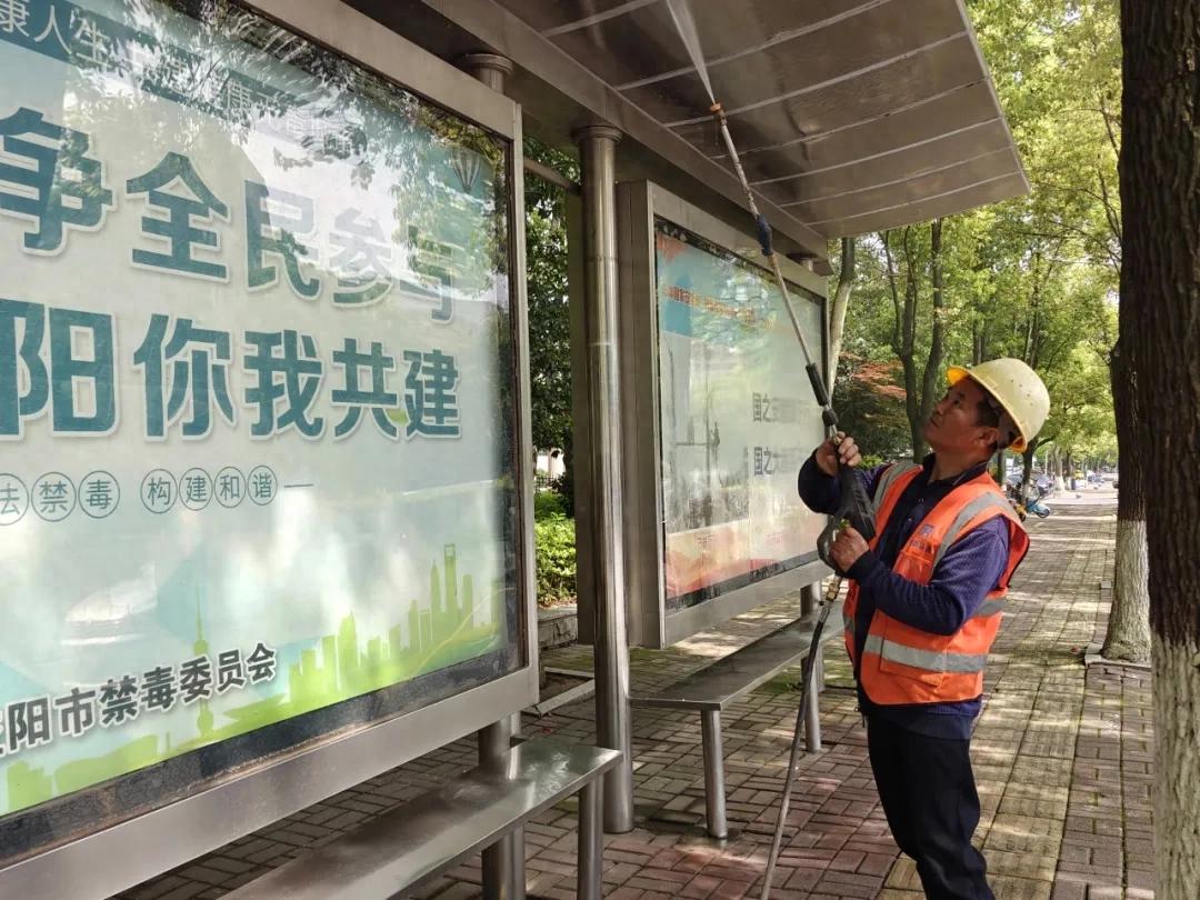 “绣花式”保洁 让城市每一处都干净出圈
