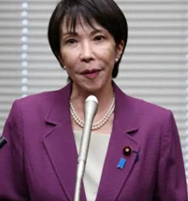 日本老百姓自认日子安稳务实度日，殊不知早已被悄悄绑上备战战车。

很多人聊起日本