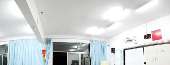 10年前的高中是不是也是晚上九、十点钟放学，现在的孩子也是这个点。

以前我不记