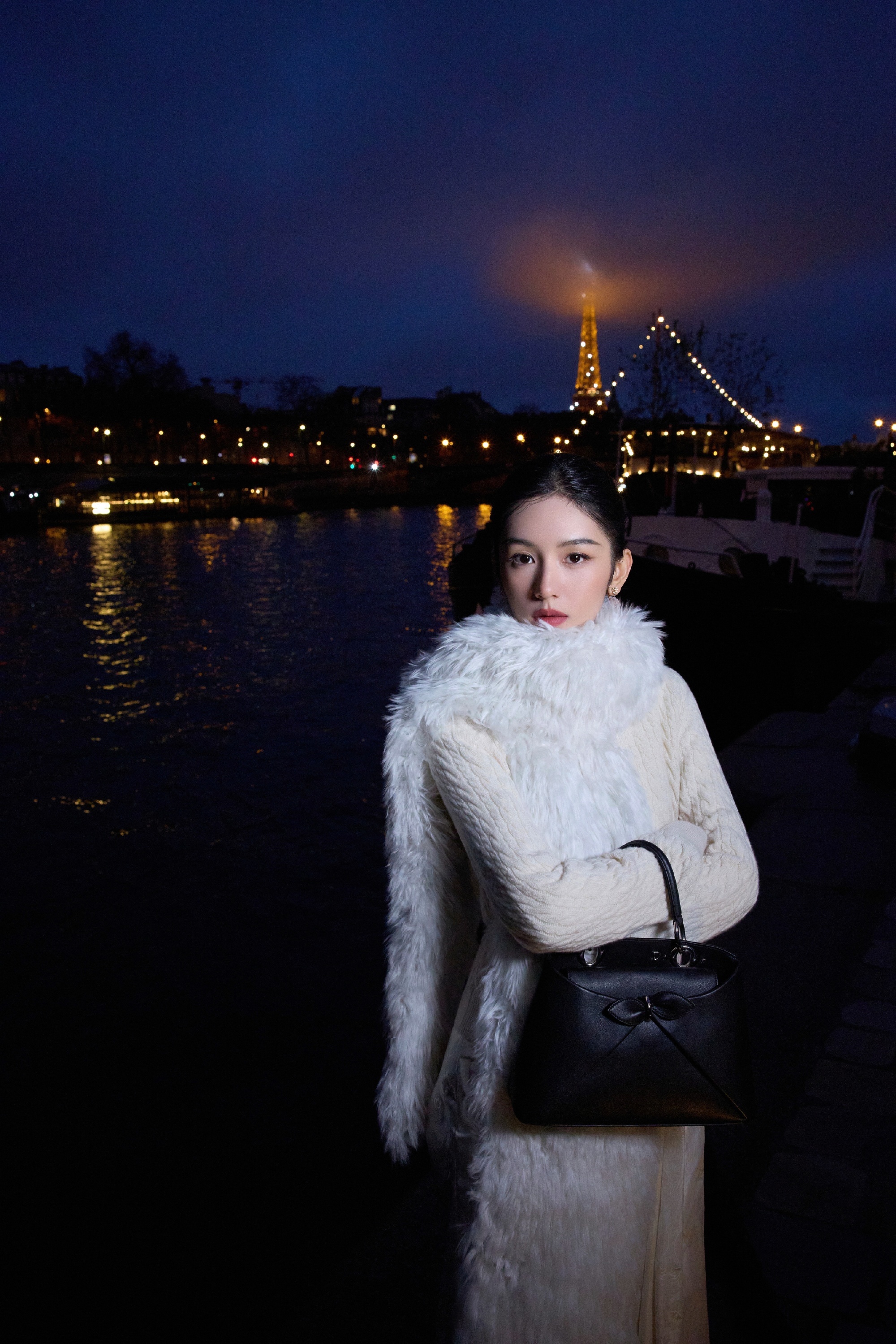 周也 冬日白玫瑰周也的颜值真的绝了，每次出场都自带光环