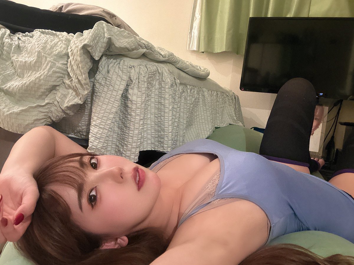 #中医建议入秋穿袜子睡觉#传统医学有“百病从寒起，寒从脚下生”的说法。脚部尤其是