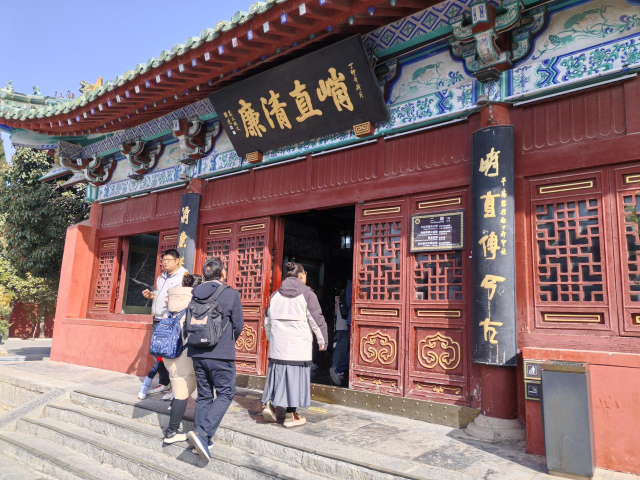 一场开封说走就走的旅行感受
河南旅游风景 年初四上午吃完早饭，突然觉得该带老婆孩