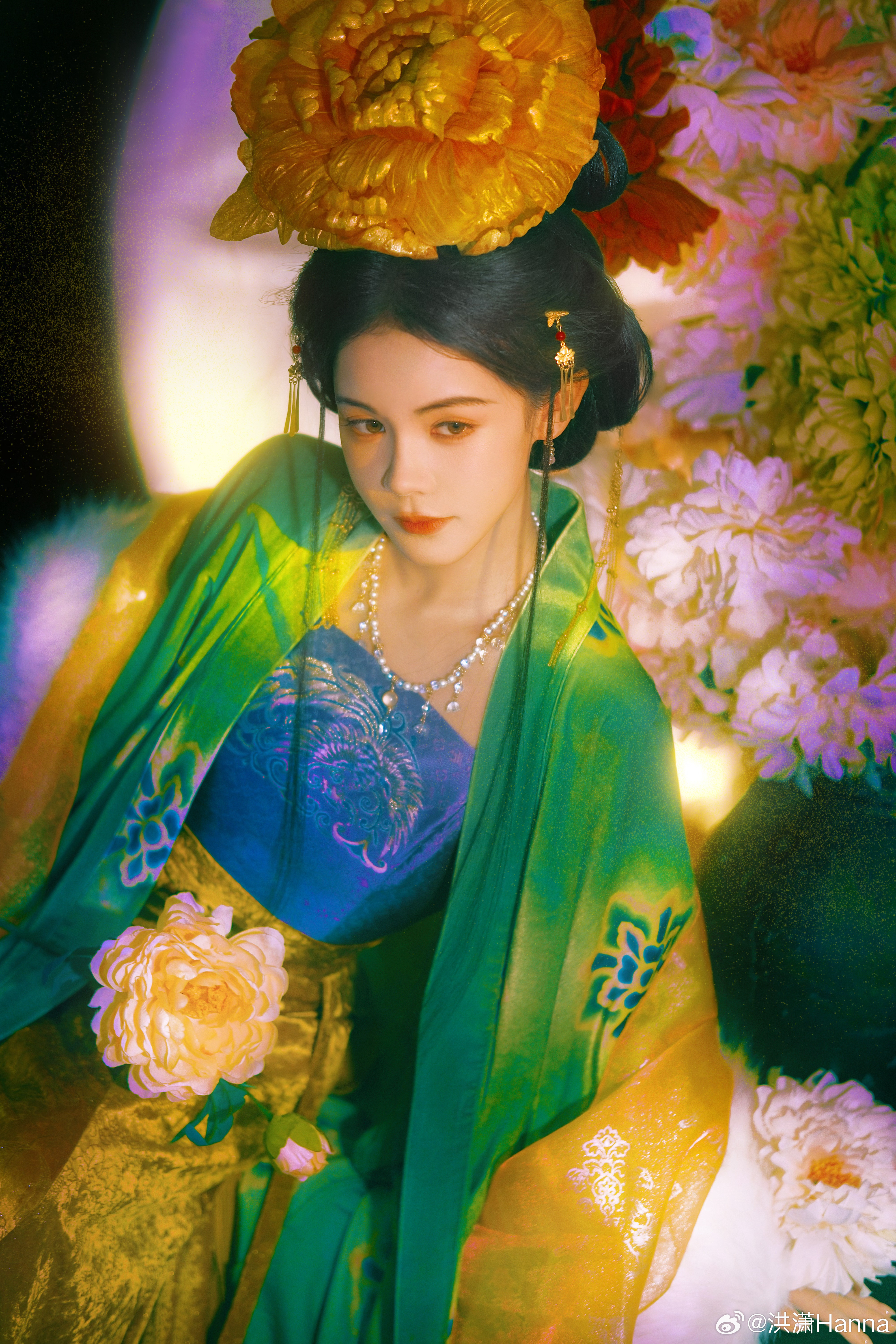 云想衣裳花想容。生活有星意