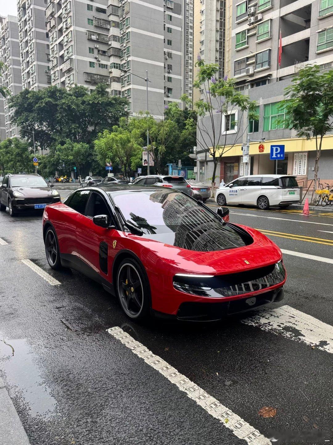 mia的汽车日常 哇法拉利Luce已经在国内“上路”了！之前在发布会已经看过实车
