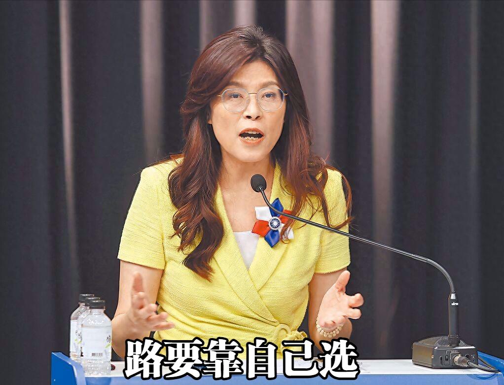 先别管郑丽文真实想法，起码现在这人能用。

郑丽文的反复横跳或者说见风使舵大家都