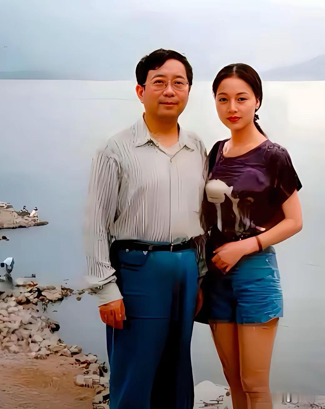 郎才女貌，才子佳人，30多年前的余秋雨和马兰，可惜一辈子选择了丁克余秋雨的哪篇散