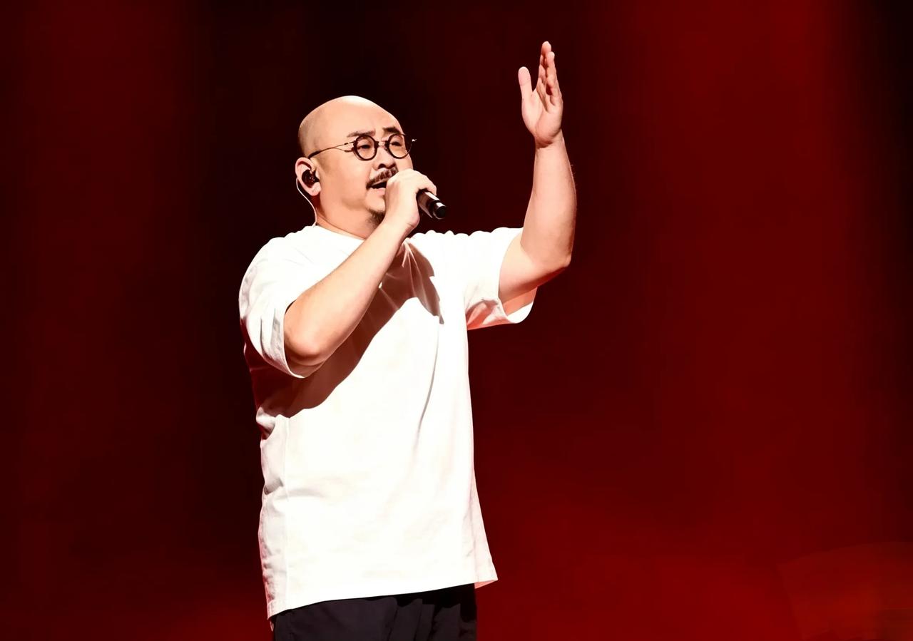 刀郎的《西海情歌》，真的能让人听哭吗？
 同样一段旋律响起，有人默然驻足心绪起伏