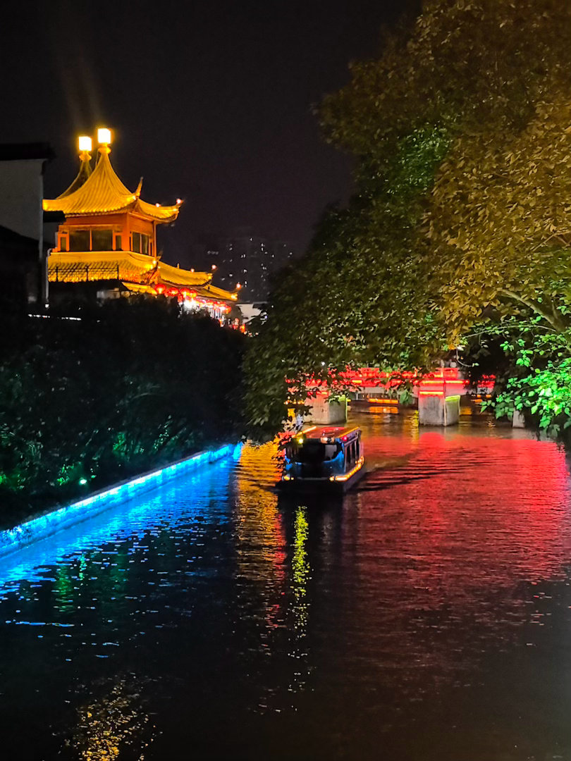 好漂亮的夜景 