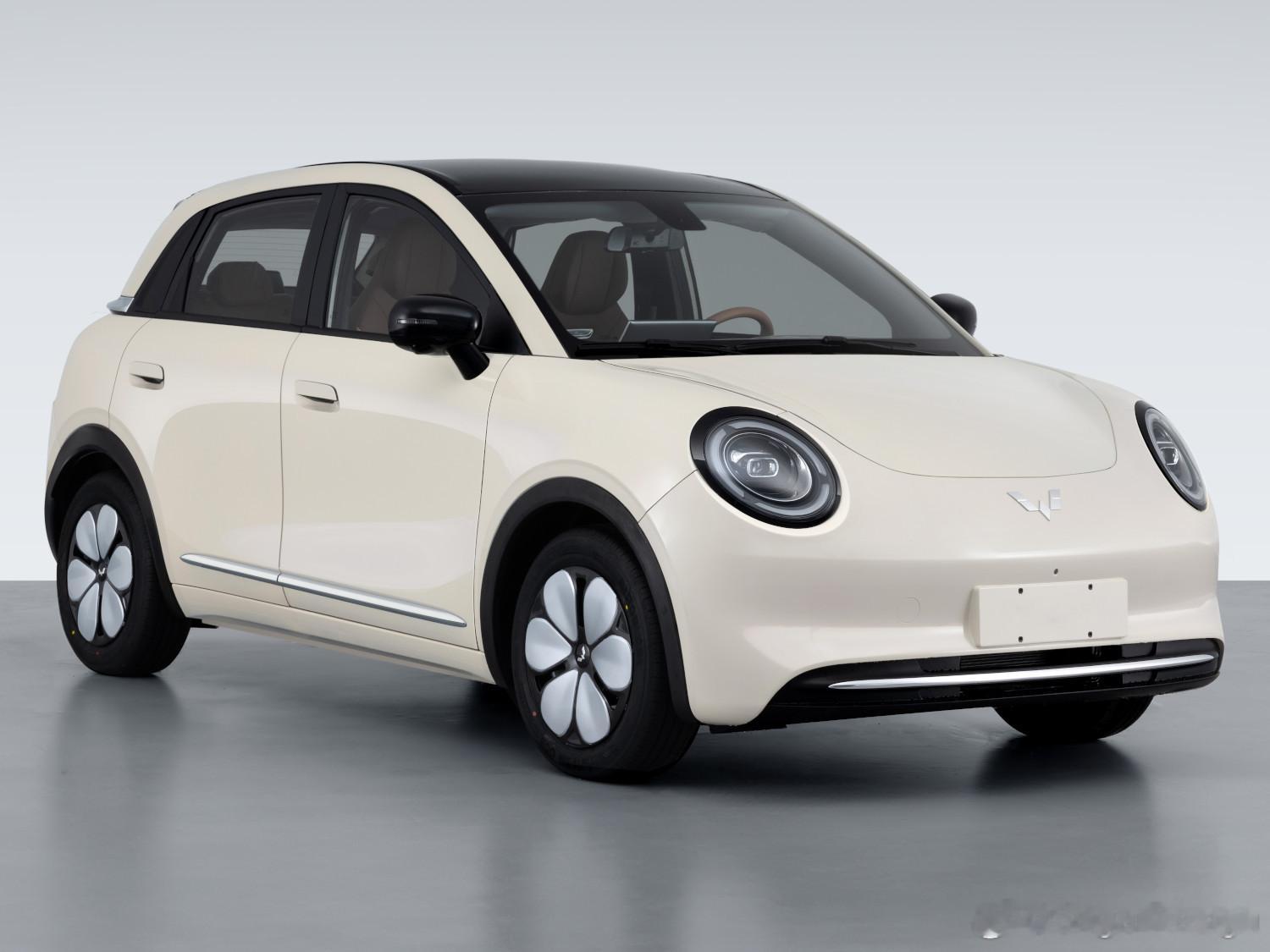 咱们的五菱缤果Pro来啦！车身尺寸4050x1758x1580mm，轴距2560