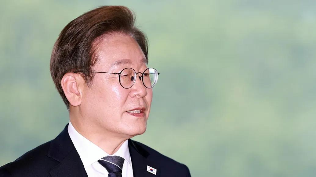 韩国传来消息
3月24日，韩国政府正式宣布，从25号零点起，所有公家单位的公务车