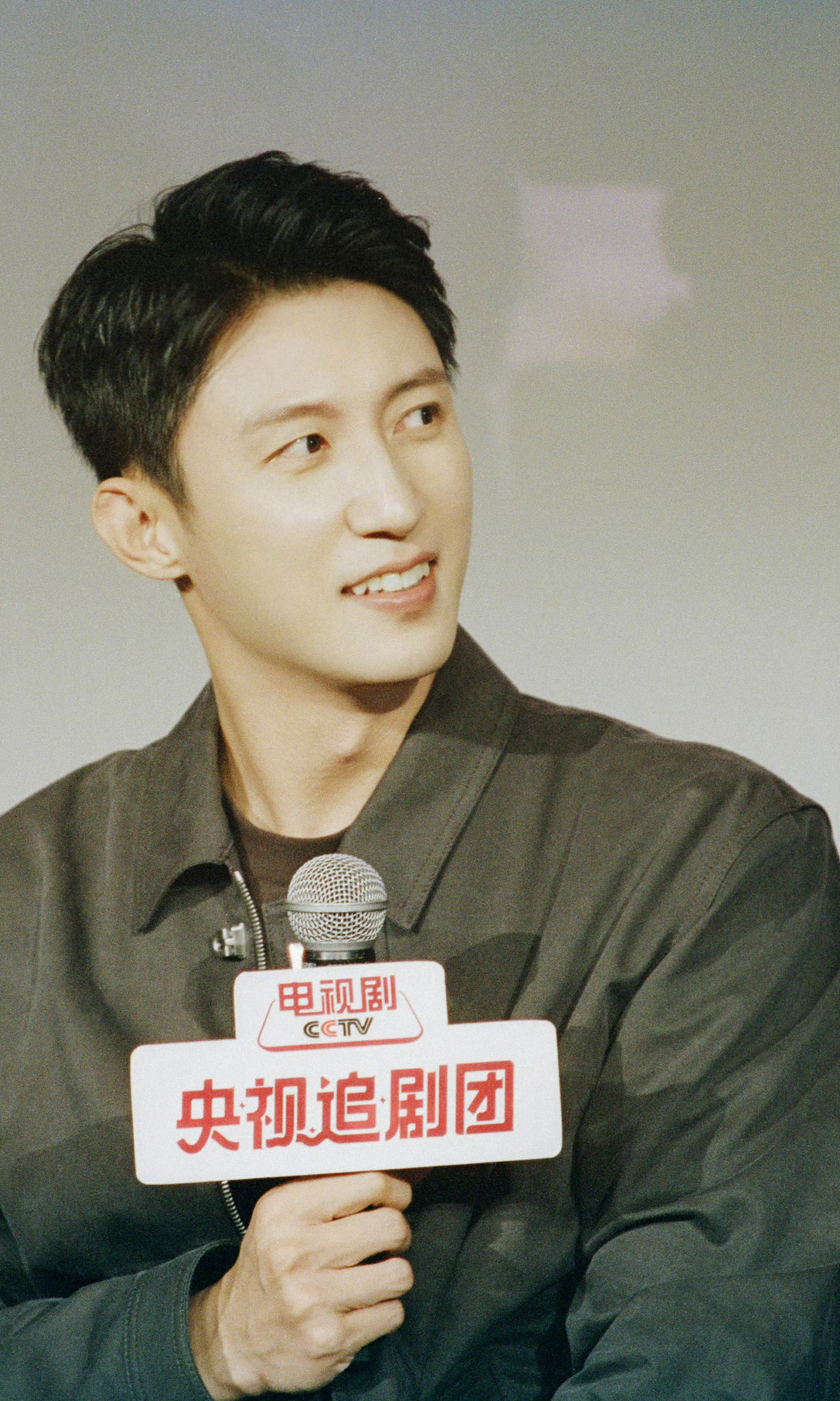 黄景瑜  hjy黄景瑜楚南飞 hjy黄景瑜陈一众 “我与你在平行世界，我在人群中
