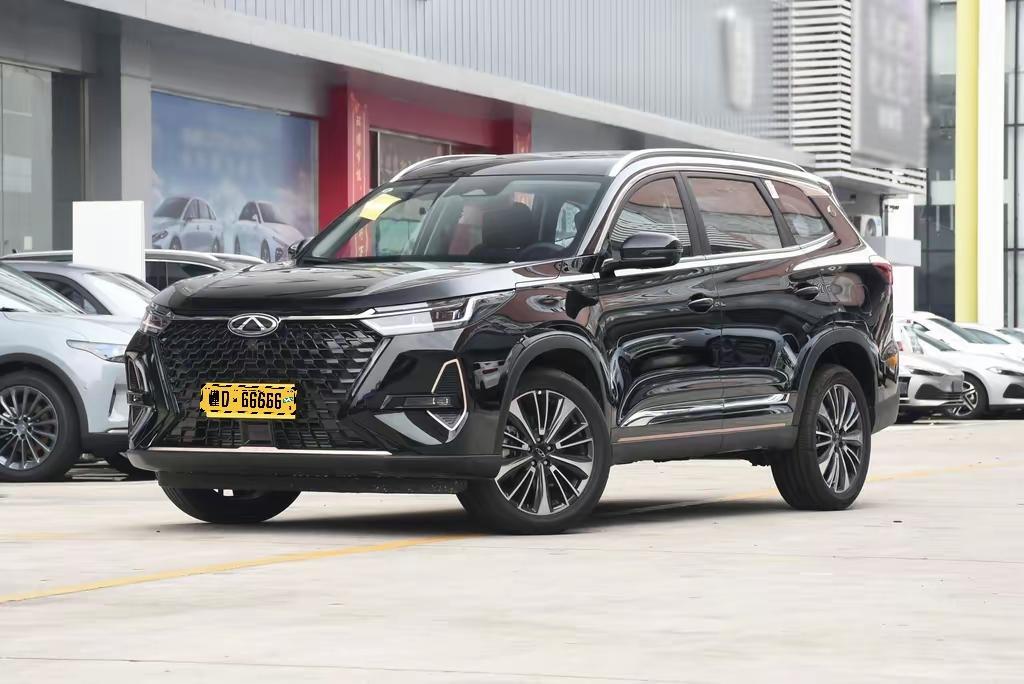 兄弟们，上个月我去二手市场转了一圈，正好看到一台2022年上牌的瑞虎8 PRO，